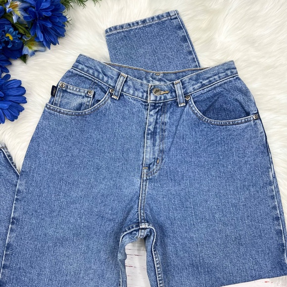 VINTAGE |•CHIC•| Classic Blue Jeans High Rise Waist Tapered Leg Vtg Size '6 P' - Picture 3 of 9